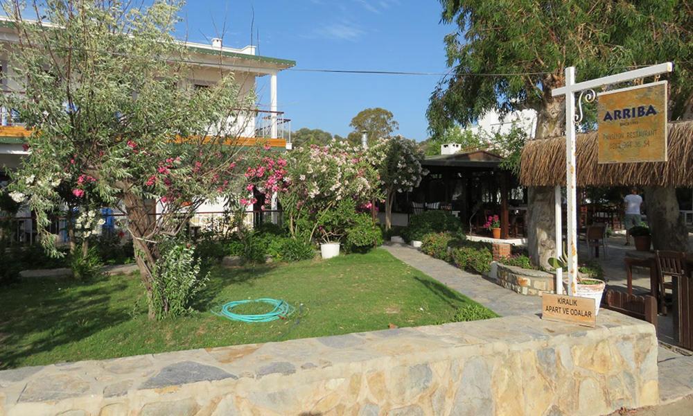 Arriba Pension & Restaurant กูมูชลุค ภายนอก รูปภาพ